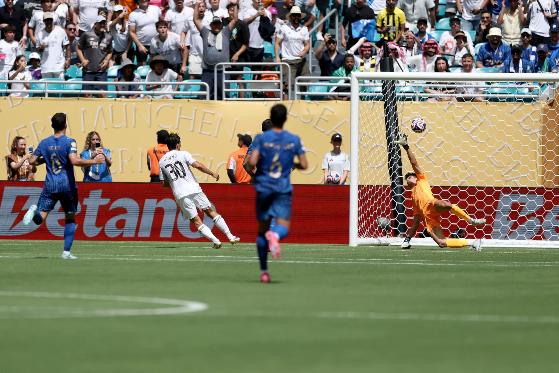 Gonzalo García, ‘killer’ total Gonzalo García marca su primer gol en el Mundial de Clubes