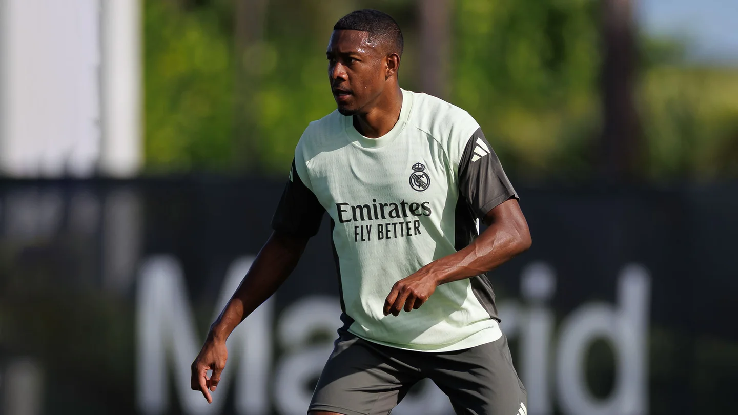 Se prolonga el calvario de Alaba con una nueva lesión Alaba, en un entrenamiento con el Real Madrid antes de sufrir otra lesión más