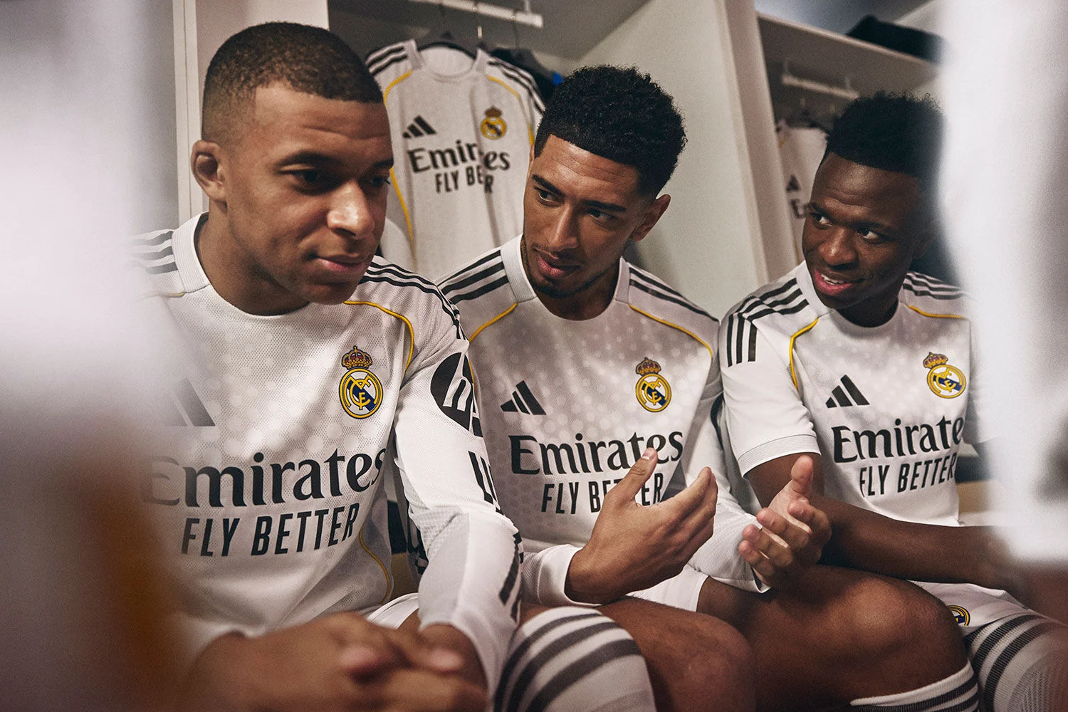 Mbappé, Bellingham y Vinicius con la nueva camiseta del Real Madrid 2025-26