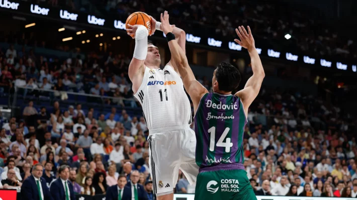 Real Madrid 90-75 Unicaja | El Madrid tira de casta y de Campazzo para poner el 2-0 Real Madrid 90-75 Unicaja | El Madrid tira de casta y de Campazzo para poner el 2-0