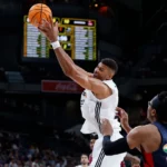 Real Madrid 82-76 Baskonia | El Madrid sufre para colocar el 1-0