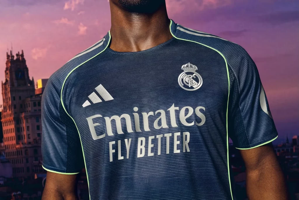 La nueva segunda camiseta del Real Madrid para la temporada 2025-2026.