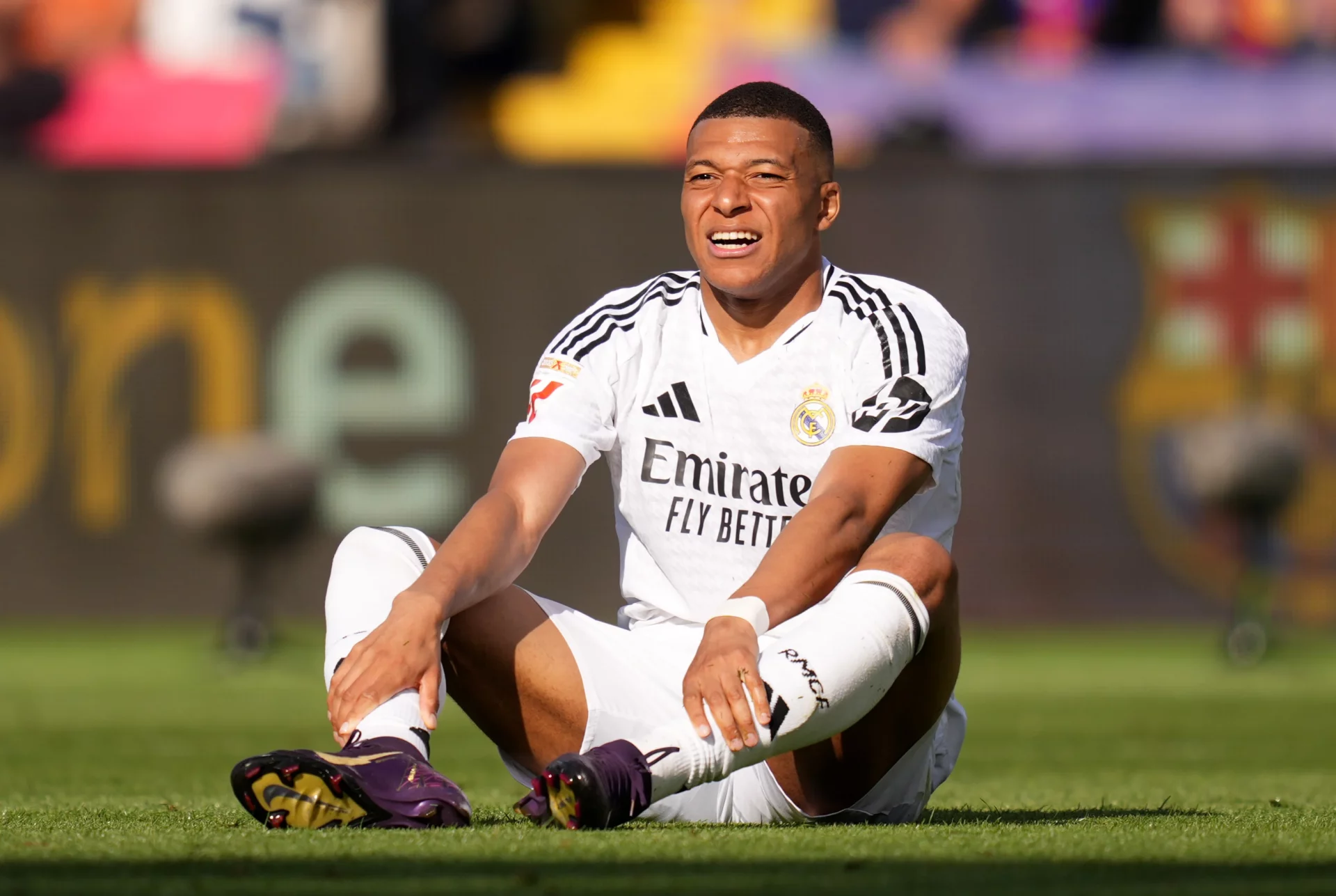 Una rémora para Mbappé Mbappé se queja durante un partido con el Real Madrid