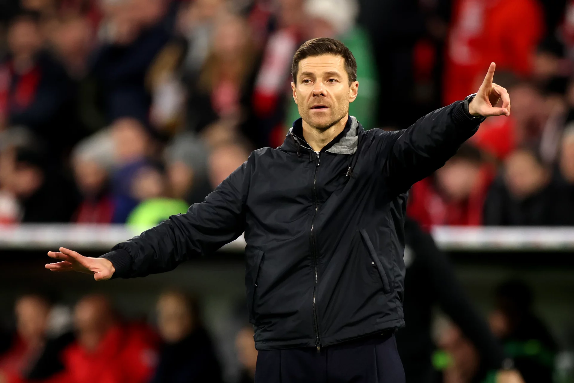 Cuenta atrás para el primer entrenamiento de Xabi Alonso a los mandos del Real Madrid Xabi Alonso dirigirá su primer entrenamiento en el Real Madrid este lunes 9 de junio