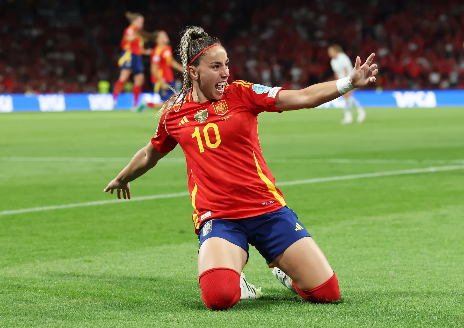 Athenea lidera a España hacia las semifinales de la Eurocopa Femenina 2025 Athenea celebra su gol para dar el pase a la semifinal de la Eurocopa 2025.