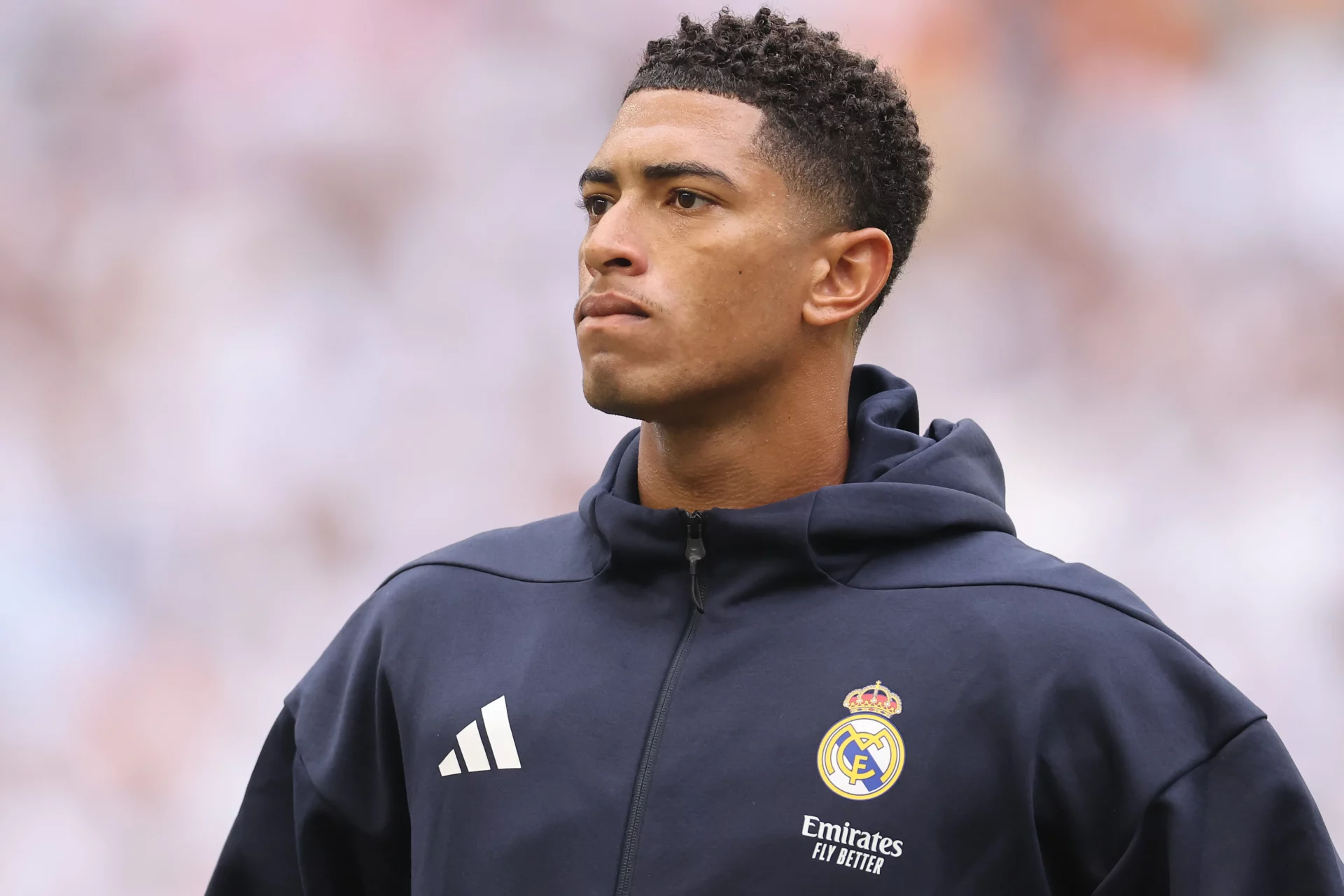 El ambicioso objetivo de Bellingham antes de pasar por quirófano Bellingham, con rostro serio antes de un partido del Real Madrid.