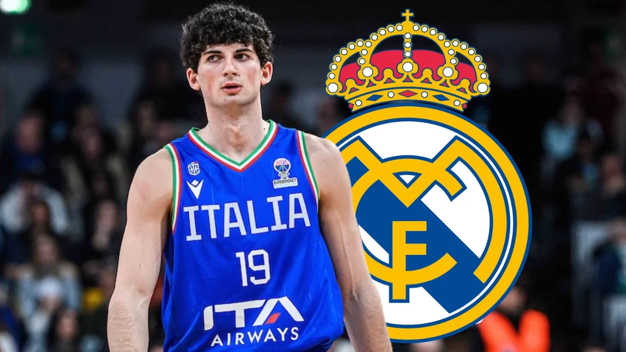 El Real Madrid Baloncesto elige a Gabriele Procida para reforzar el alero Gabriele Procida, junto al escudo del Real Madrid