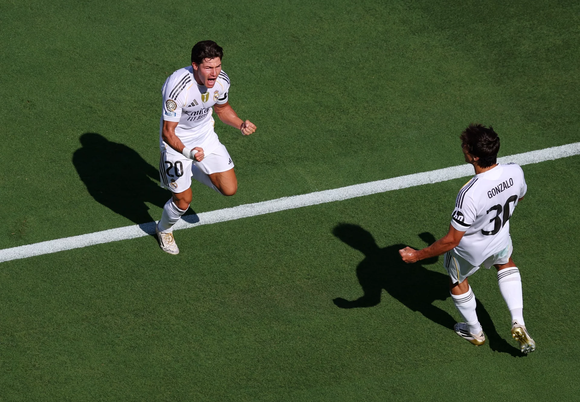 Los García derriban la puerta del Real Madrid Fran y Gonzalo García celebran un gol del Real Madrid