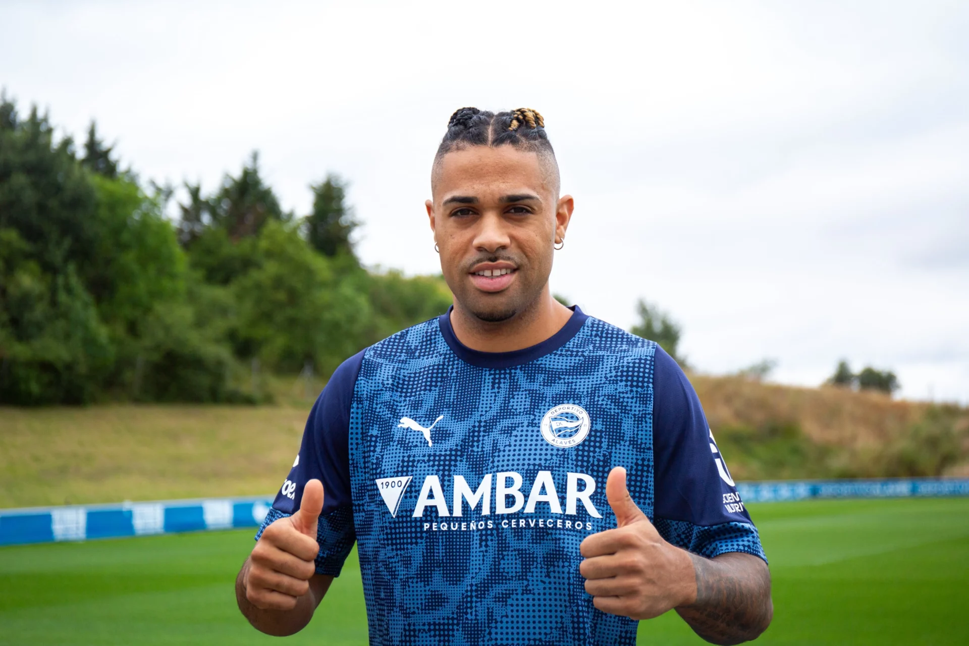 El sorprendente regreso de Mariano Díaz a España Mariano Díaz se entrena con el Deportivo Alavés