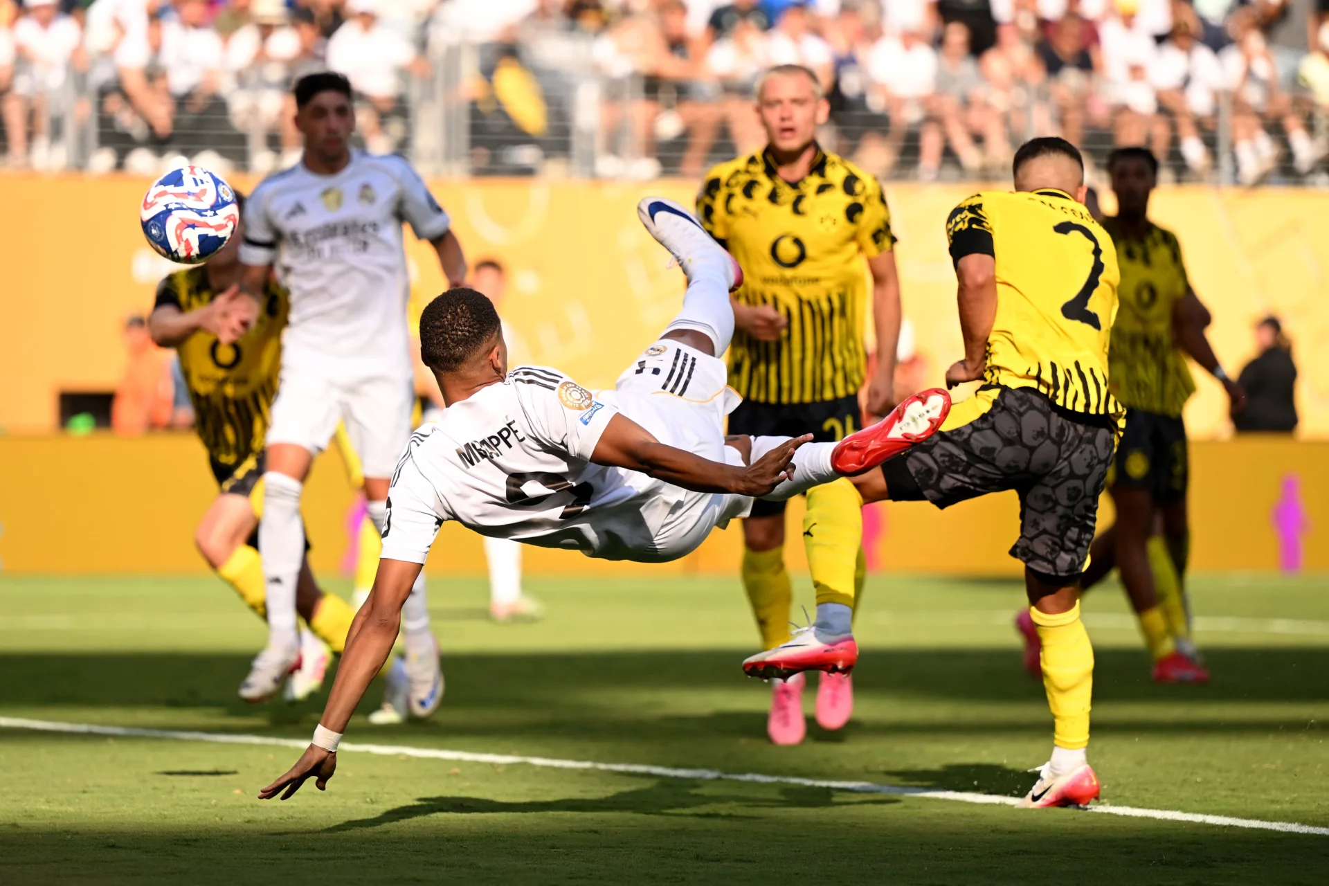 Mbappé y un nuevo récord que nadie tenía como madridista La chilena de Mbappé con la que batió un nuevo récord en el Real Madrid