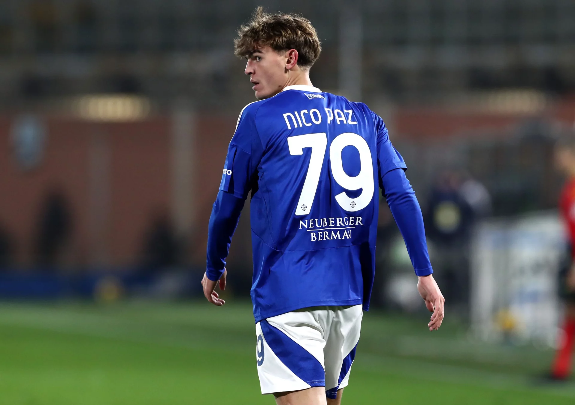 El Real Madrid confirma sus intenciones con Nico Paz Nico Paz, durante un partido con el Como 1907, club en el que seguirá en el futuro.