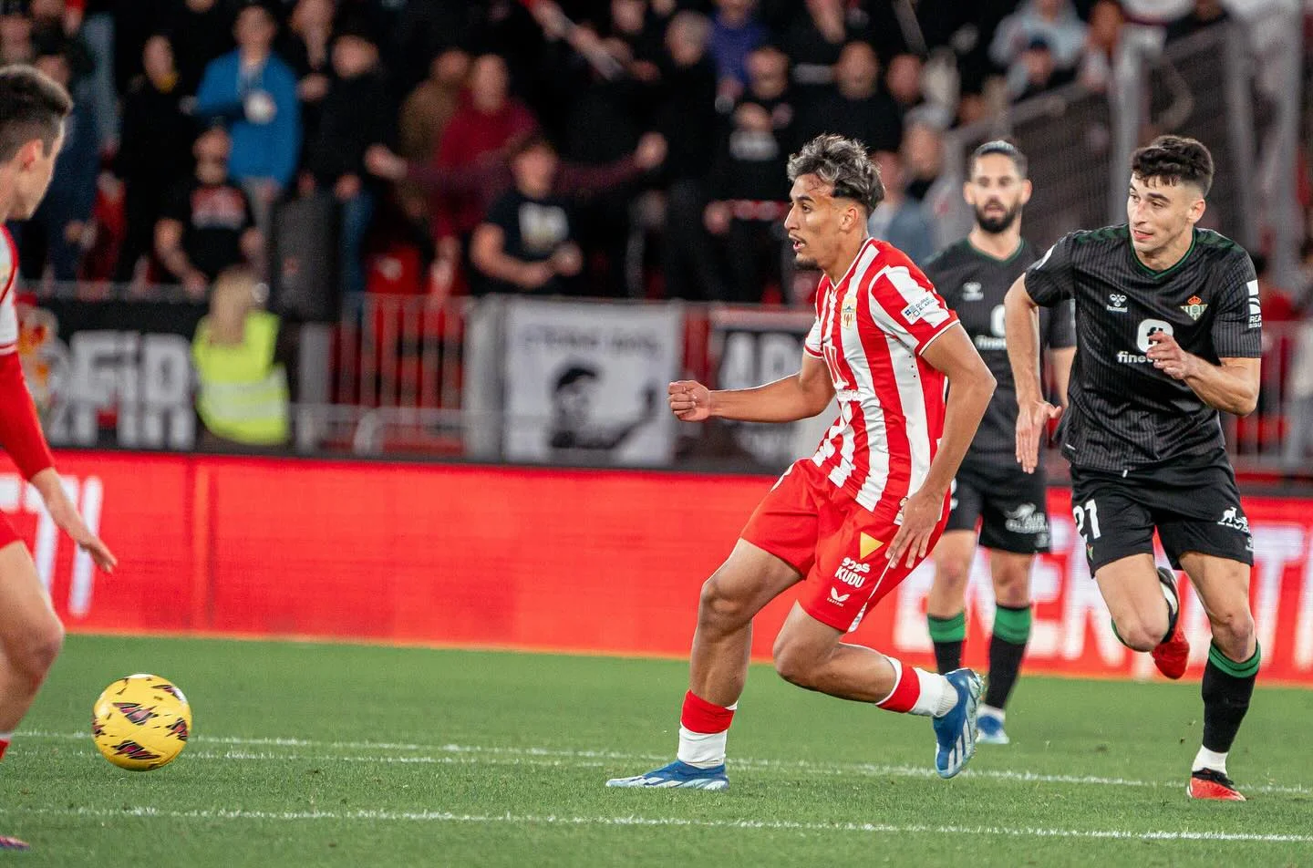 Rachad Fettal durante su debut con el Almería, antes de su fichaje por el Real Madrid Castilla.