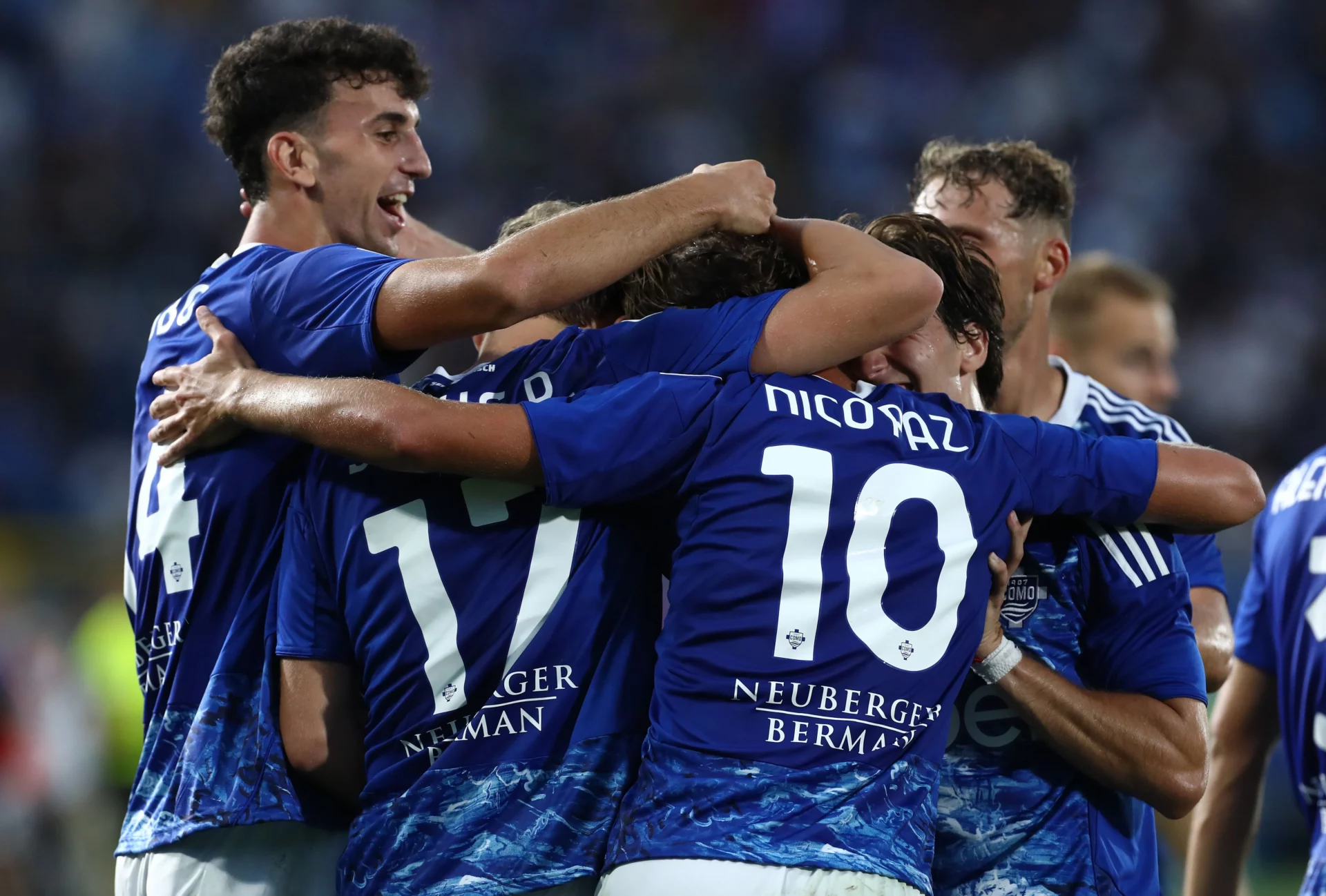 El Como ‘madridista’ empieza con buen pie: Nico Paz y Jacobo Ramón brillan en la Serie A Nico Paz y Jacobo Ramón celebran un gol del Como 1907 ante la Lazio en la Serie A.