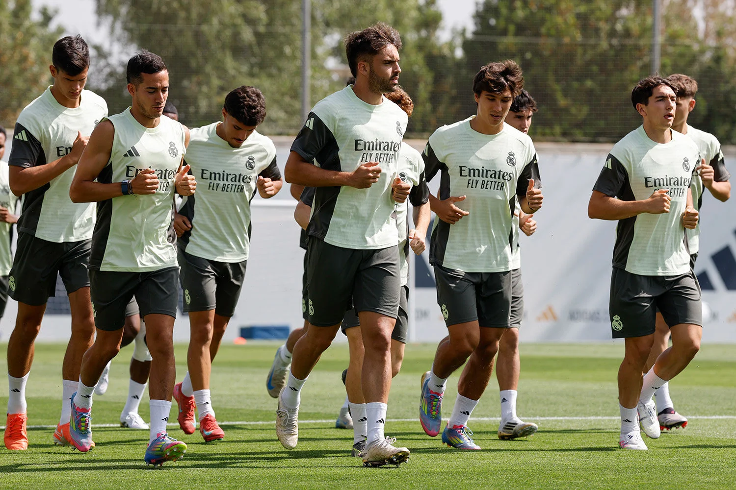 El Real Madrid confirma un amistoso antes de comenzar LaLiga Los jugadores del Real Madrid, durante un entrenamiento en 2025