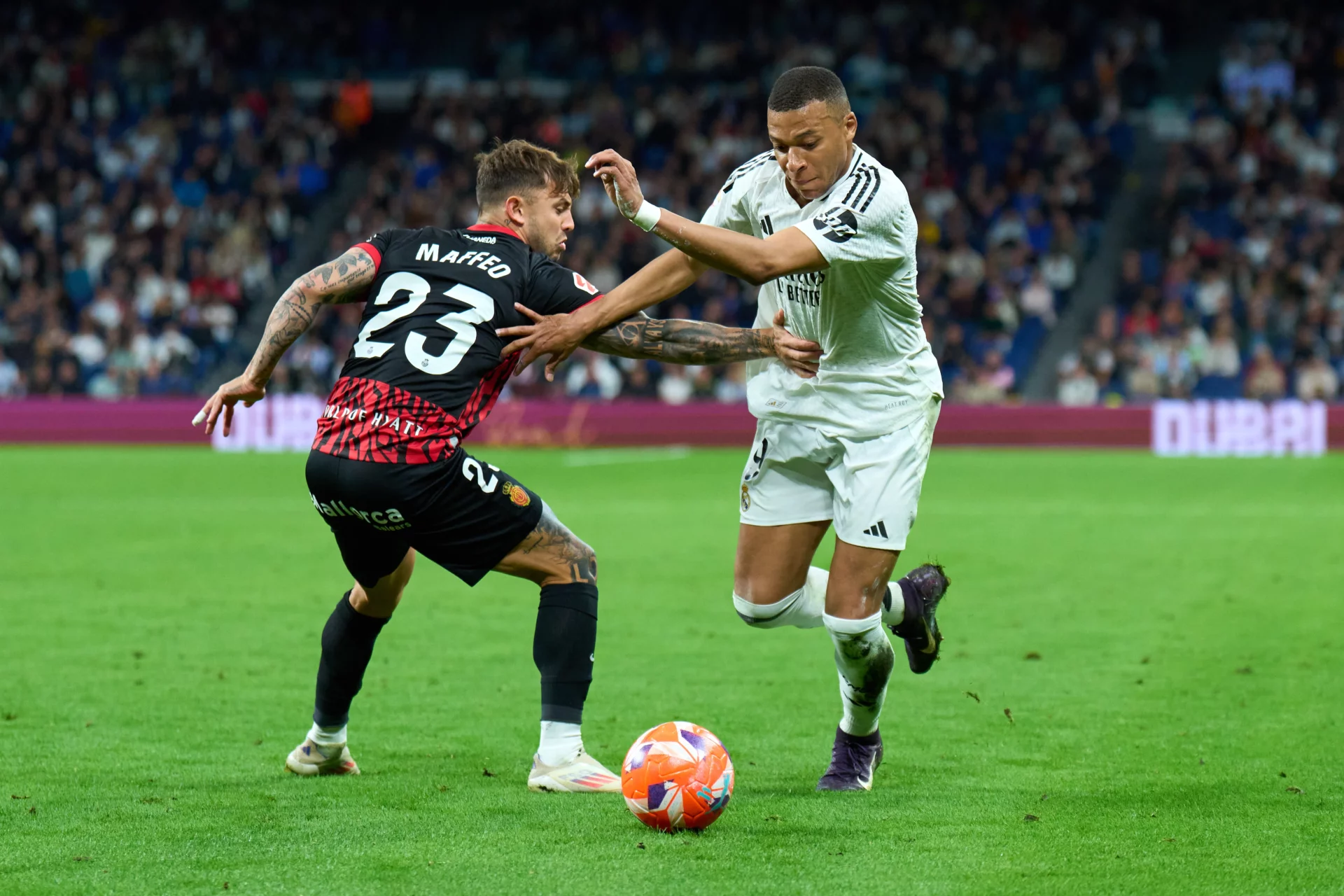 Previa Real Madrid – RCD Mallorca | Vuelta al Bernabéu antes del parón Mbappé y Maffeo, durante el último Real Madrid - RCD Mallorca en el Santiago Bernabéu