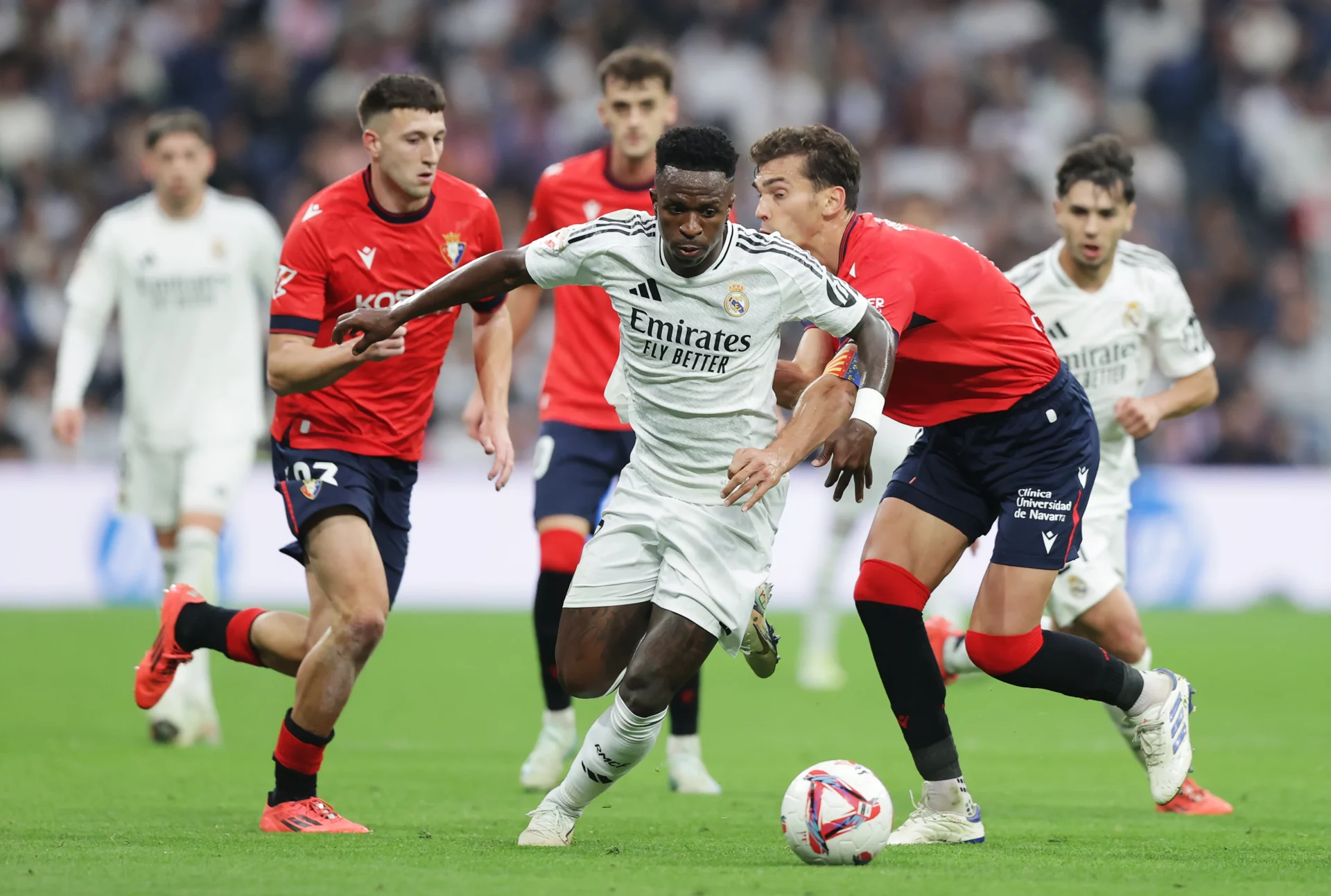 El motivo por el que no se aplaza el Real Madrid – Osasuna Vinicius y Lucas Torró, durante el último Real Madrid - Osasuna en el Santiago Bernabéu.