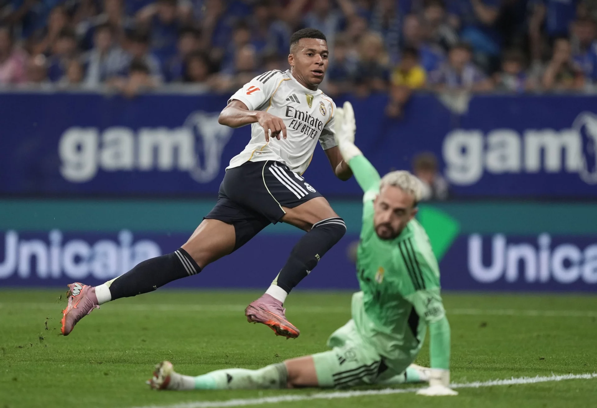 Real Oviedo 0-3 Real Madrid | Mbappé marca el ritmo Mbappé define ante Escandell uno de los goles del triunfo del Real Madrid en Oviedo.