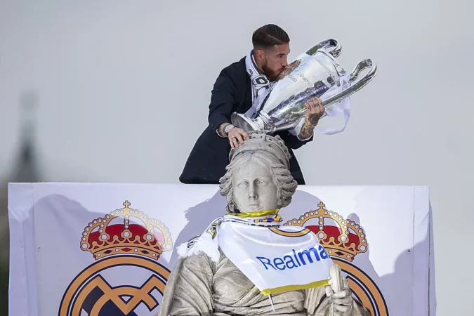 Sergio Ramos sorprende con una canción dedicada a la Cibeles Sergio Ramos sorprende con una canción dedicada a la Cibeles