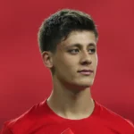 Arda Güler tira del carro con Turquía
