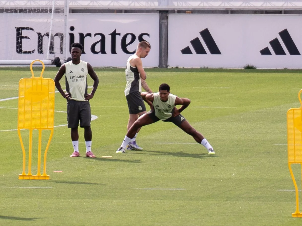Bellingham, la gran novedad junto a Camavinga y Endrick del entrenamiento del Real Madrid.