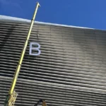 El Santiago Bernabéu se prepara para lucir su nombre en la fachada