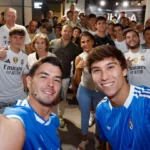Brahim y Gonzalo se dan un baño de masas en Gran Vía