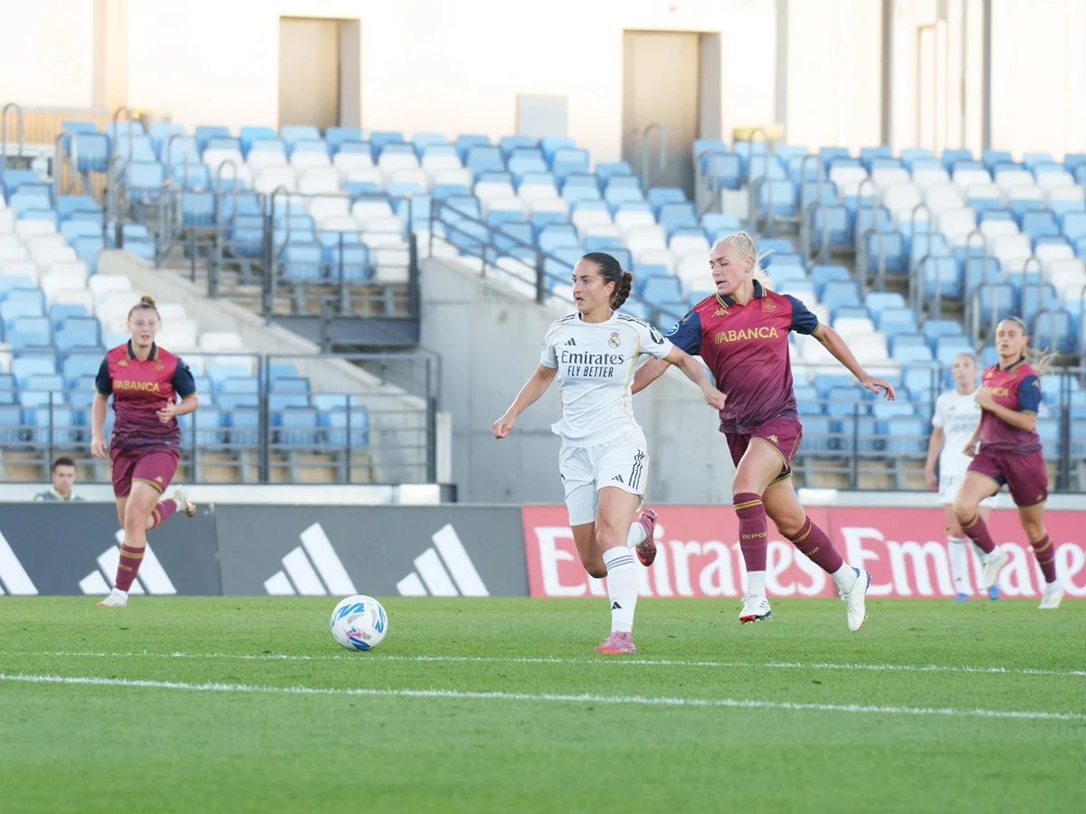 Sara Däbritz, justo antes de marcar su gol en la victoria del Real Madrid ante el Deportivo por 4-0 en Liga F.