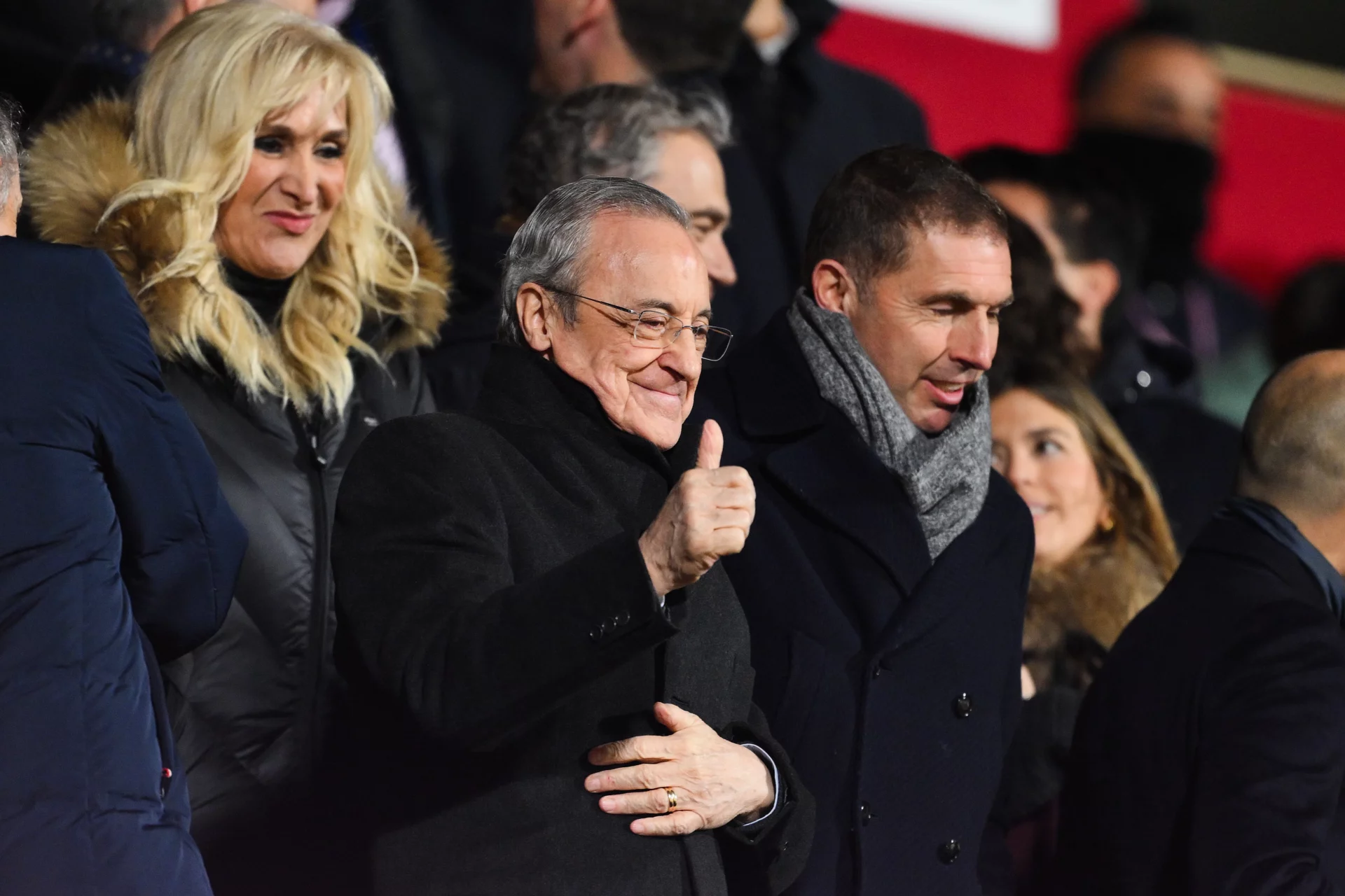 Florentino Pérez, presidente del Real Madrid, sonríe satisfecho