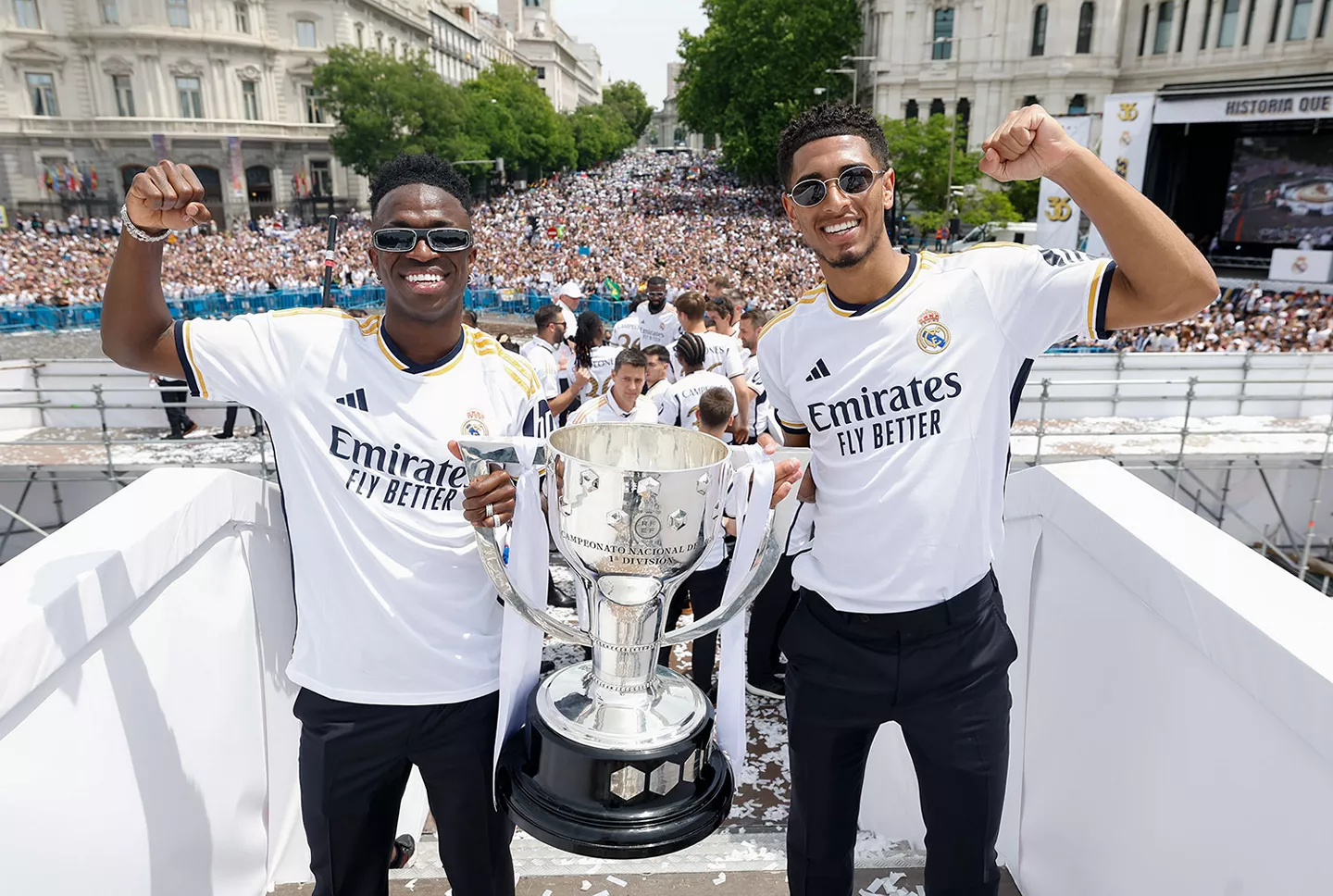 Las últimas Ligas que ganó el Real Madrid arrancando con pleno de victorias Vinicius y Bellingham posan con la últimas de las ligas que ganó el Real Madrid arrancando con pleno de victorias