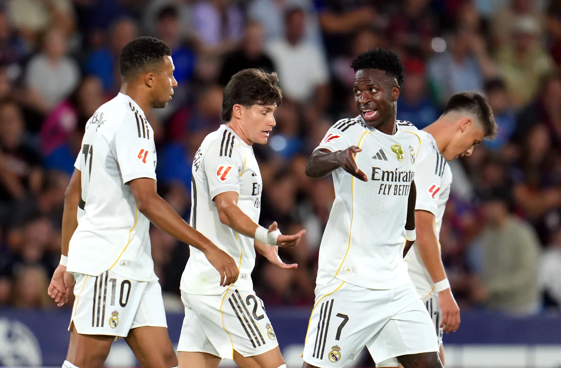 Vinicius y Mbappé, claves en la solidez defensiva del Real Madrid