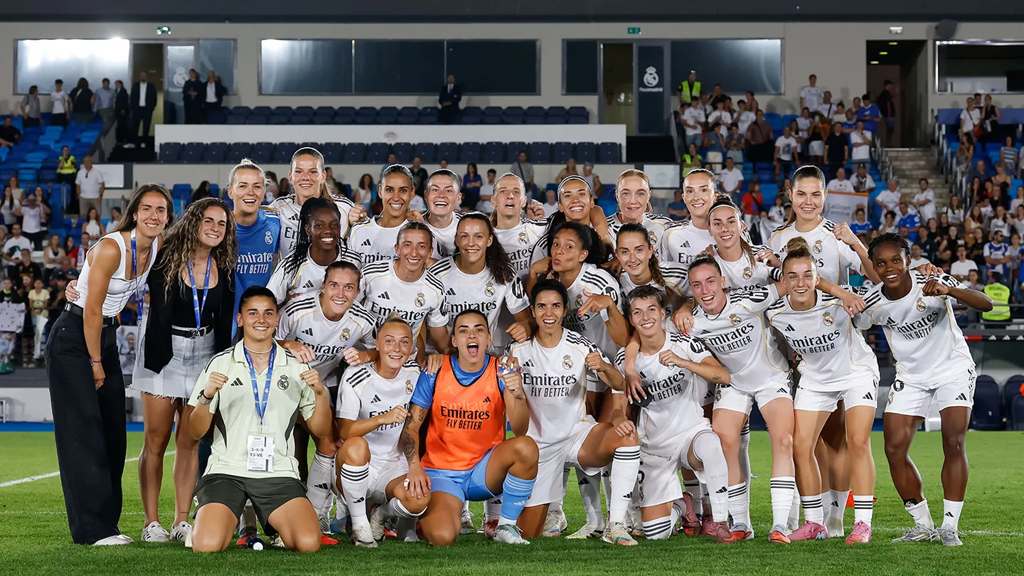 Las jugadoras del Real Madrid Femenino celebran su presencia en el sorteo de la fase liga de la Champions
