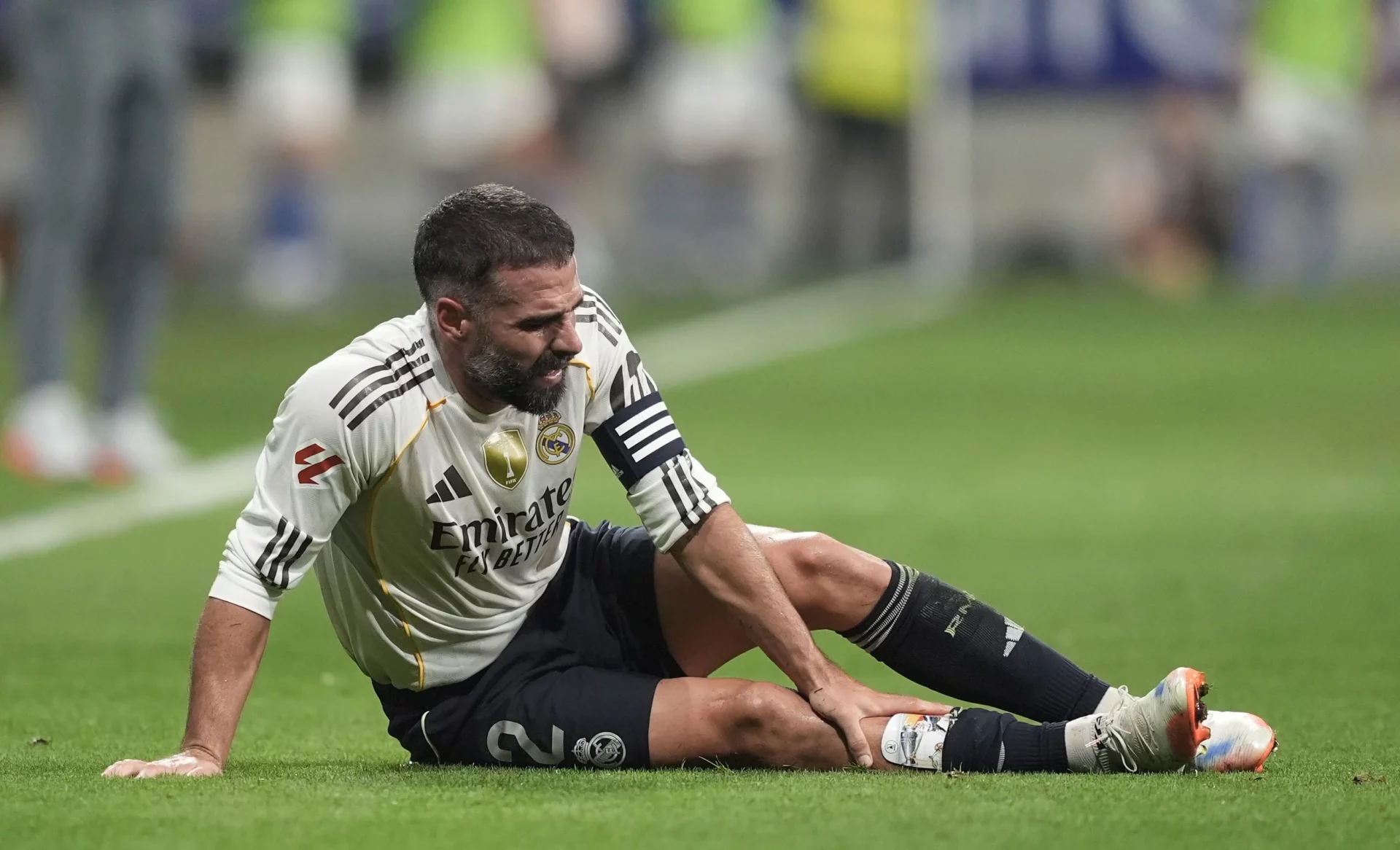 Varapalo para Carvajal: estará varios meses de baja por lesión Dani Carvajal sufre una nueva lesión de rodilla con el Real Madrid