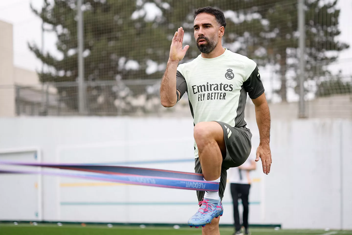 Dani Carvajal se entrena con el objetivo de llegar al Clásico contra el Barcelona
