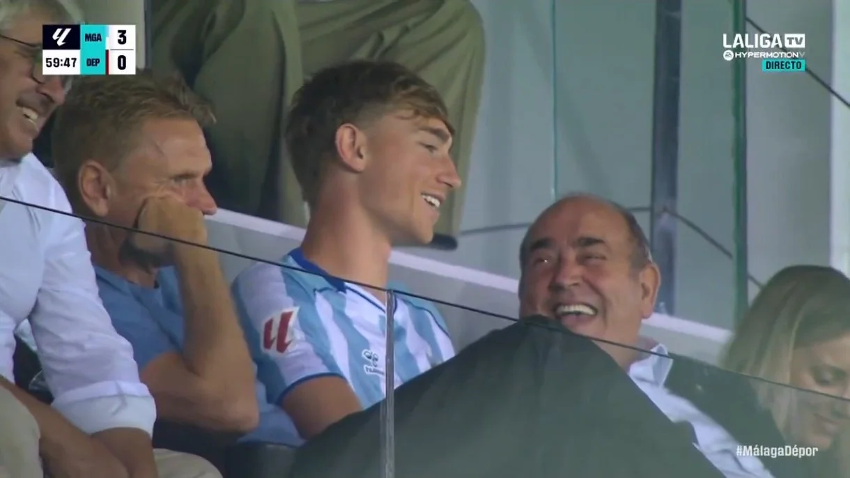 Dean Huijsen, con la camiseta del Málaga en La Rosaleda