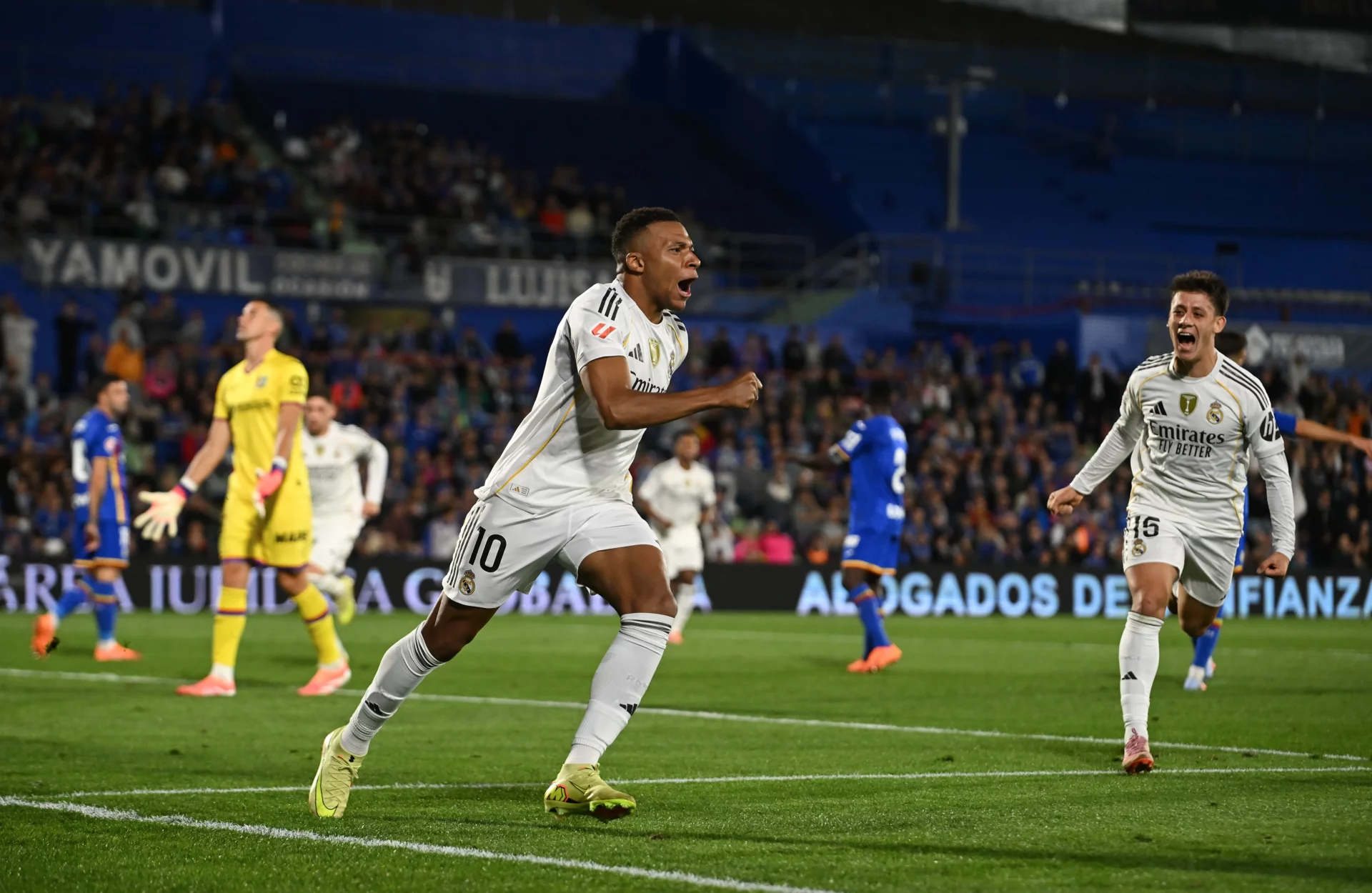 Mbappé y Arda Güler celebran un gol en el que participan ambos