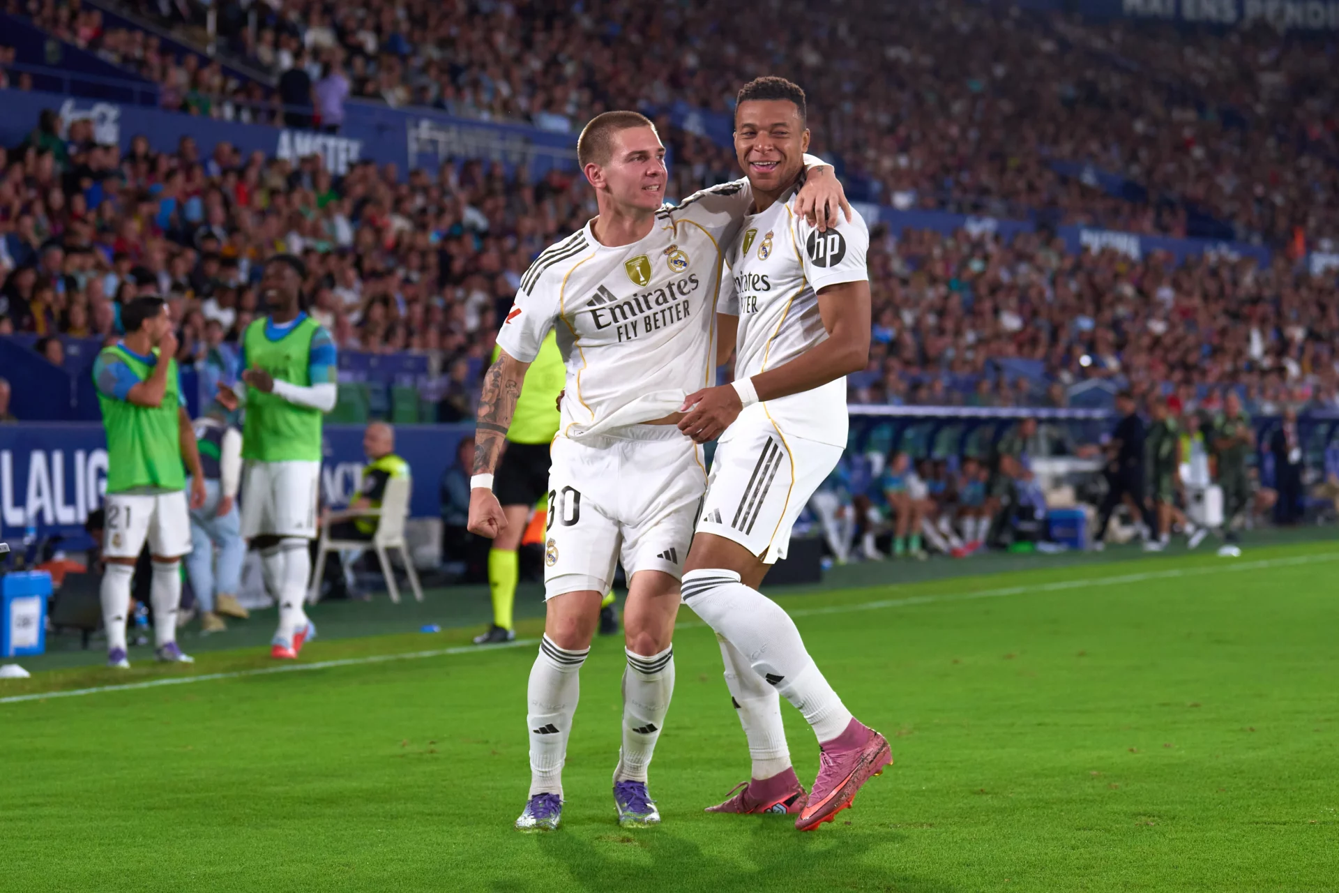 Mbappé y Mastantuono vuelven a Madrid tras concluir su parón de selecciones