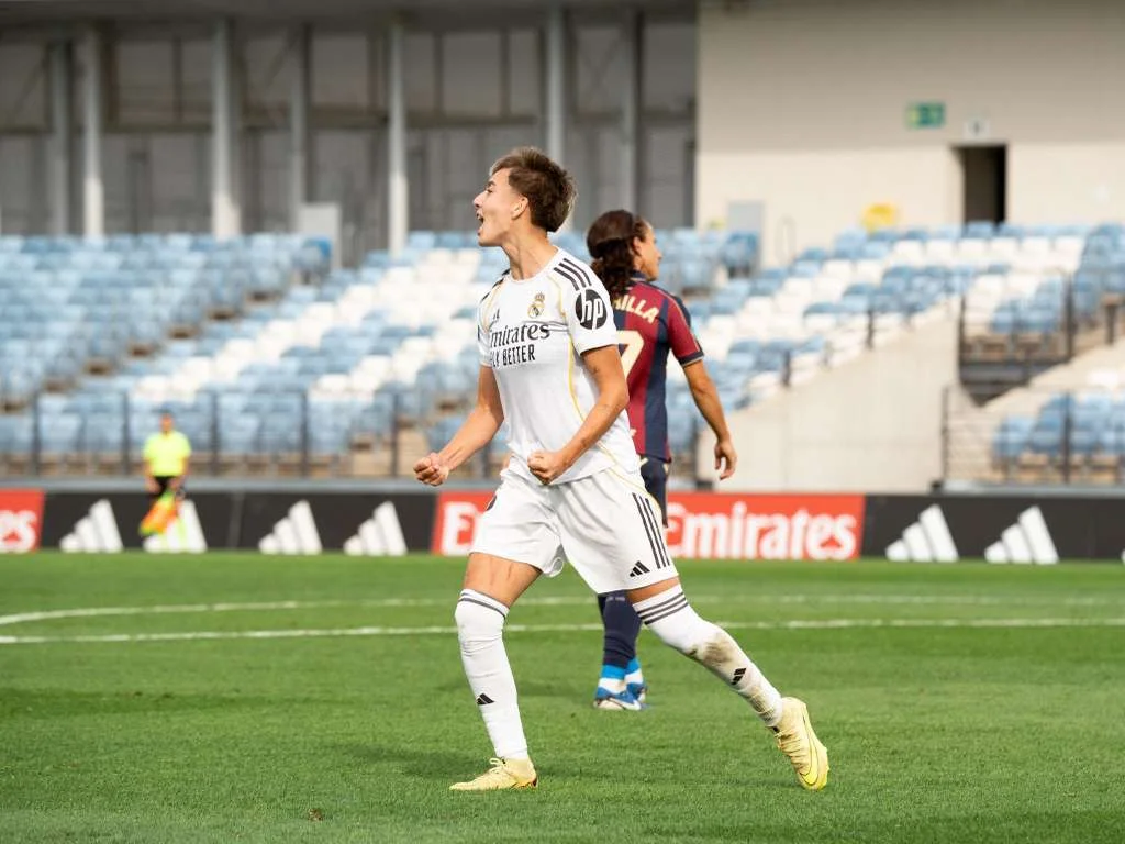 Pau Comendador celebra su gol con el Real Madrid al Levante