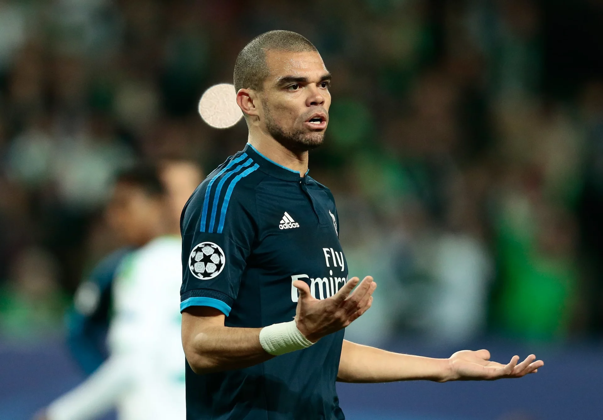Pepe, contrariado durante un partido del Real Madrid.