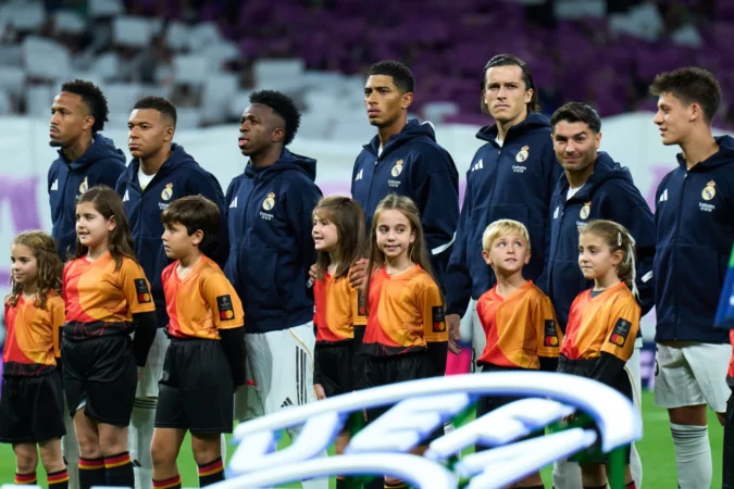 Posible alineación del Real Madrid ante el FC Barcelona en El Clásico: ¿Huijsen titular? Posible alineación del Real Madrid ante el FC Barcelona en El Clásico: ¿Huijsen titular?