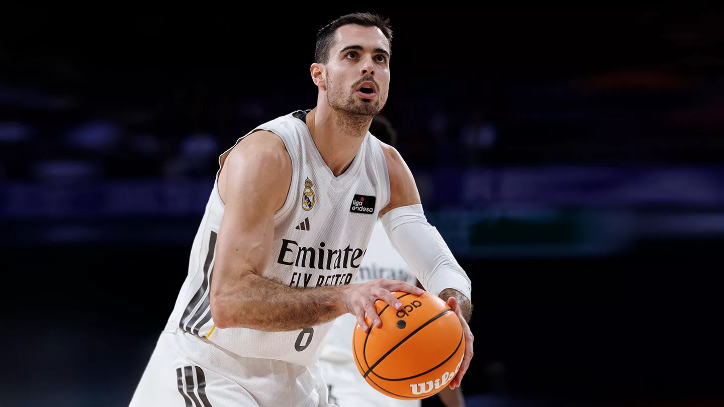 El Real Madrid Baloncesto de Alberto Abalde se mide al San Pablo Burgos en Liga Endesa.