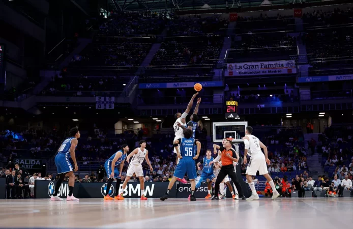 El Movistar Arena se vacía en el inicio de temporada del Real Madrid