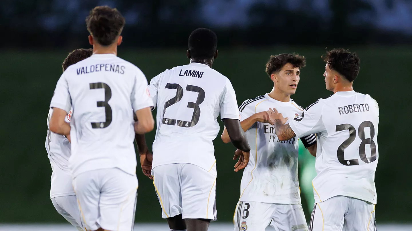 Los jugadores del Real Madrid Castilla celebran un gol antes de jugar contra el Pontevedra.
