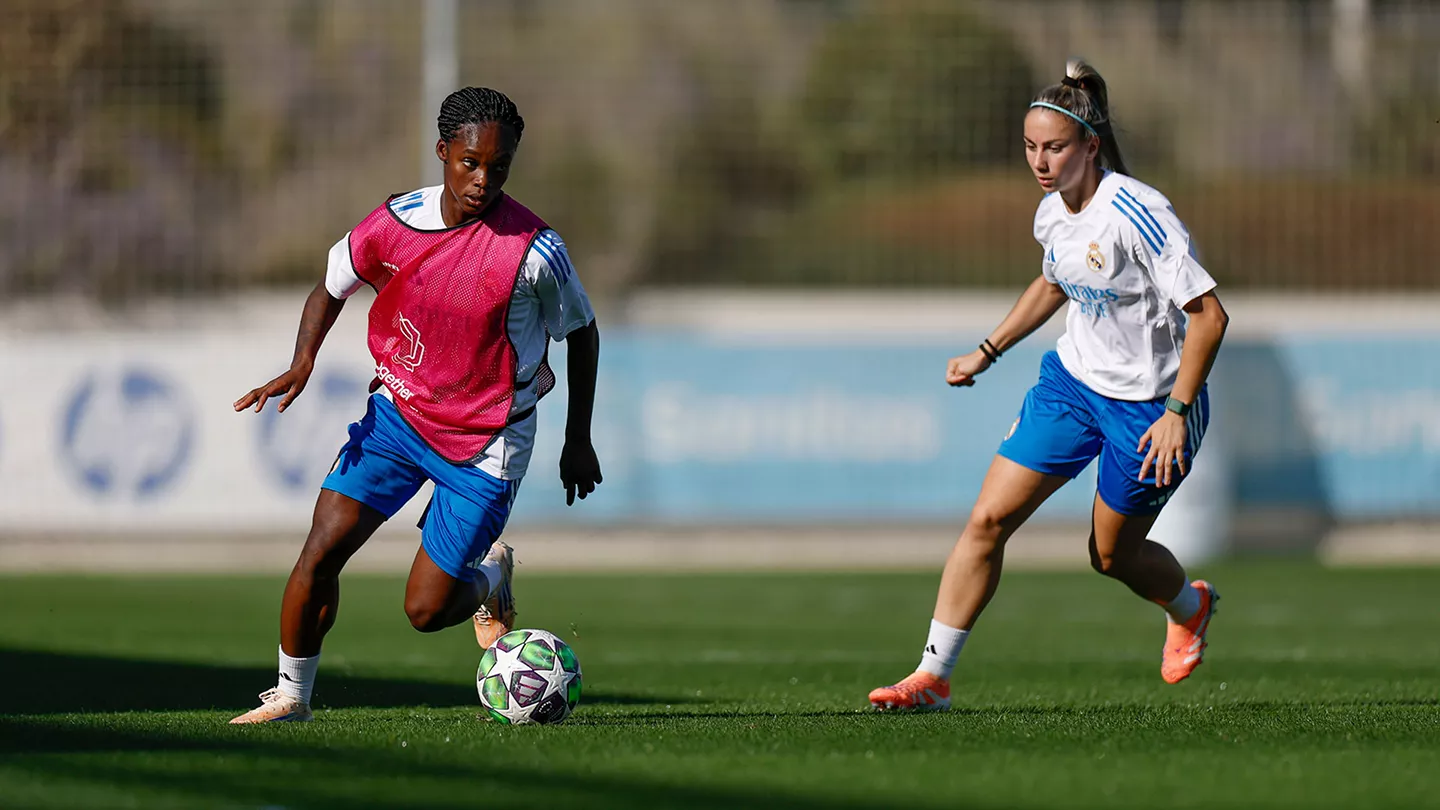 Jugadoras del Real Madrid Femenino en la previa del partido contra la AS Roma