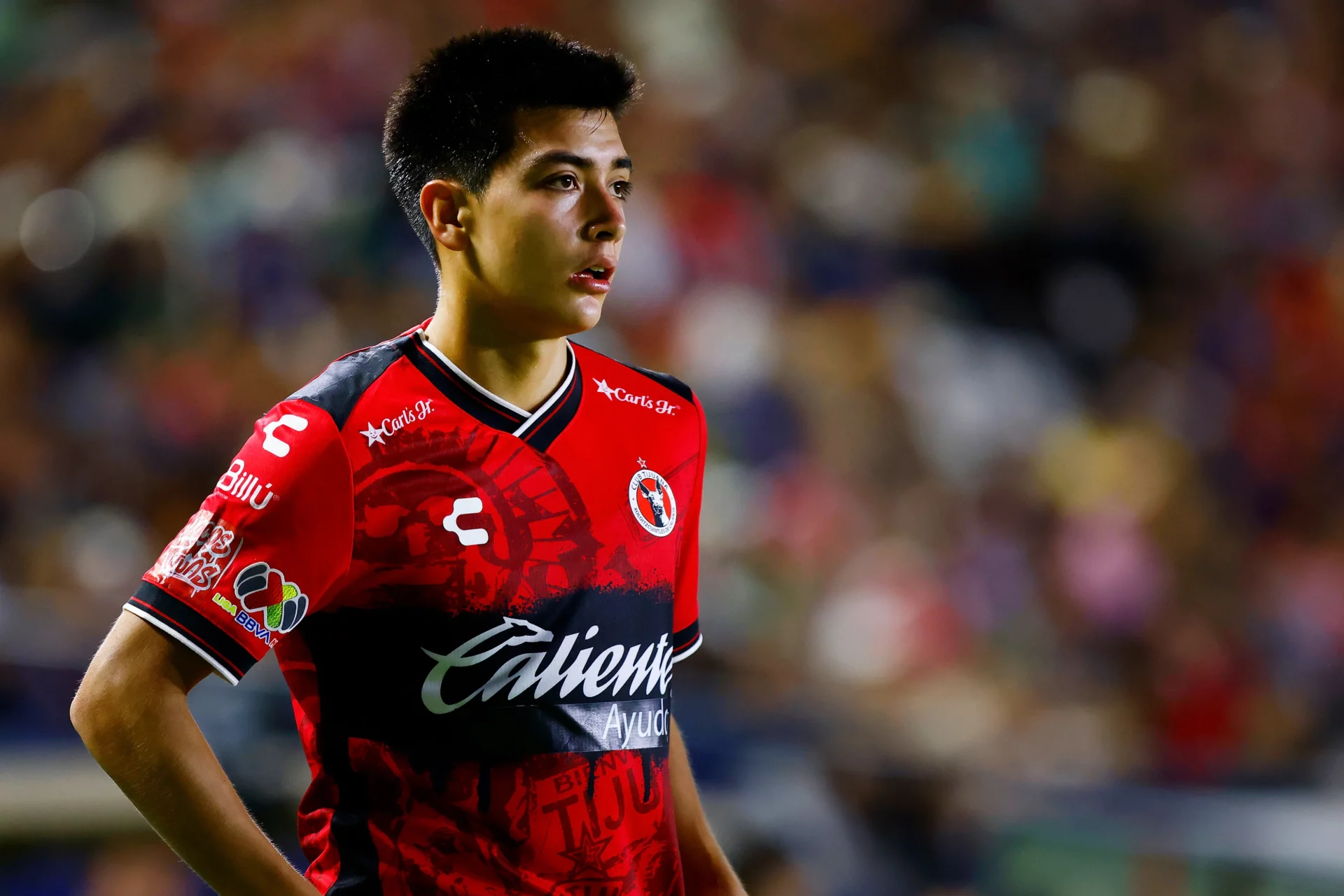 El Real Madrid sigue de cerca al mexicano Gilberto Mora.