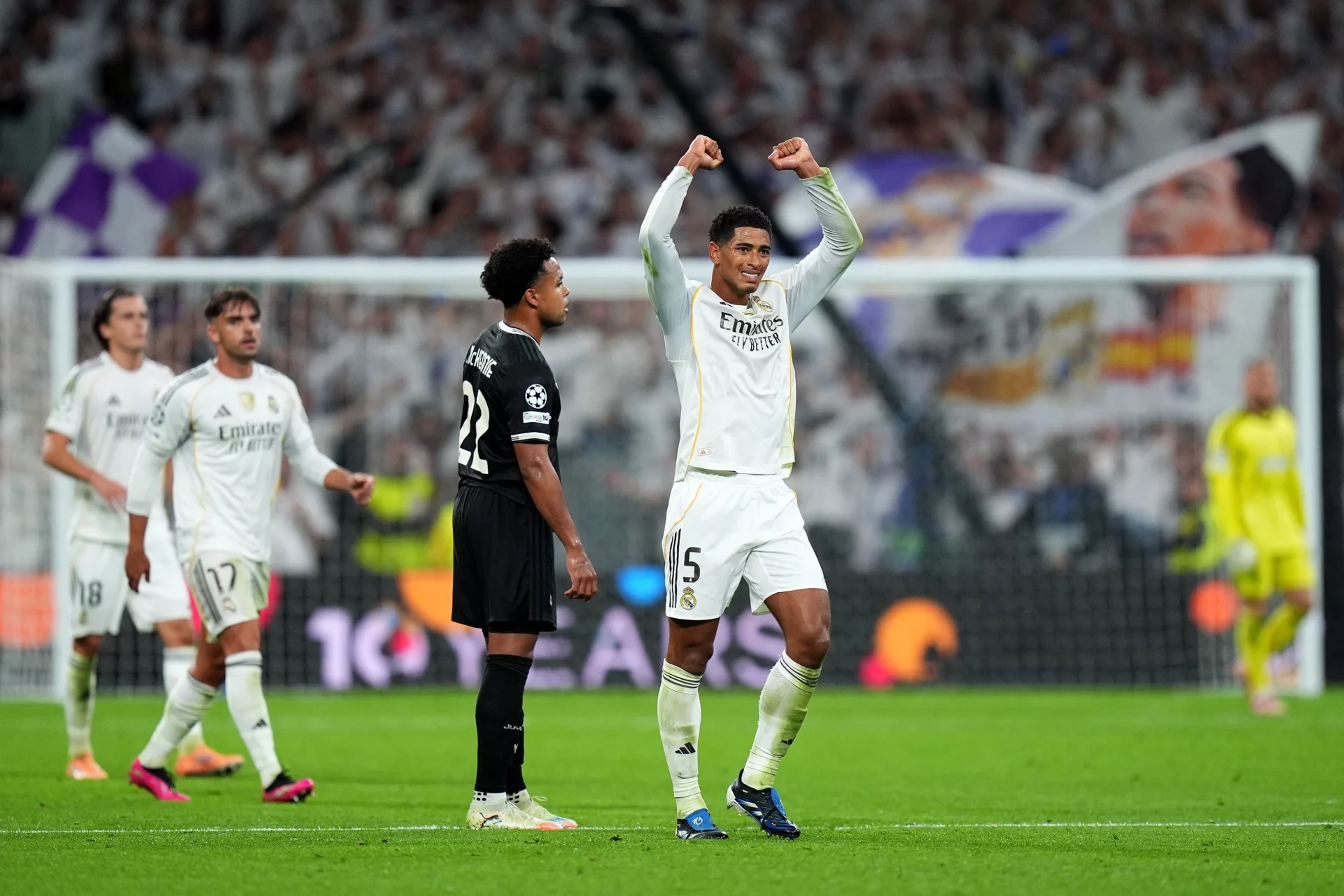 Bellingham celebra su gol en el Real Madrid 1-0 Juventus de Turín