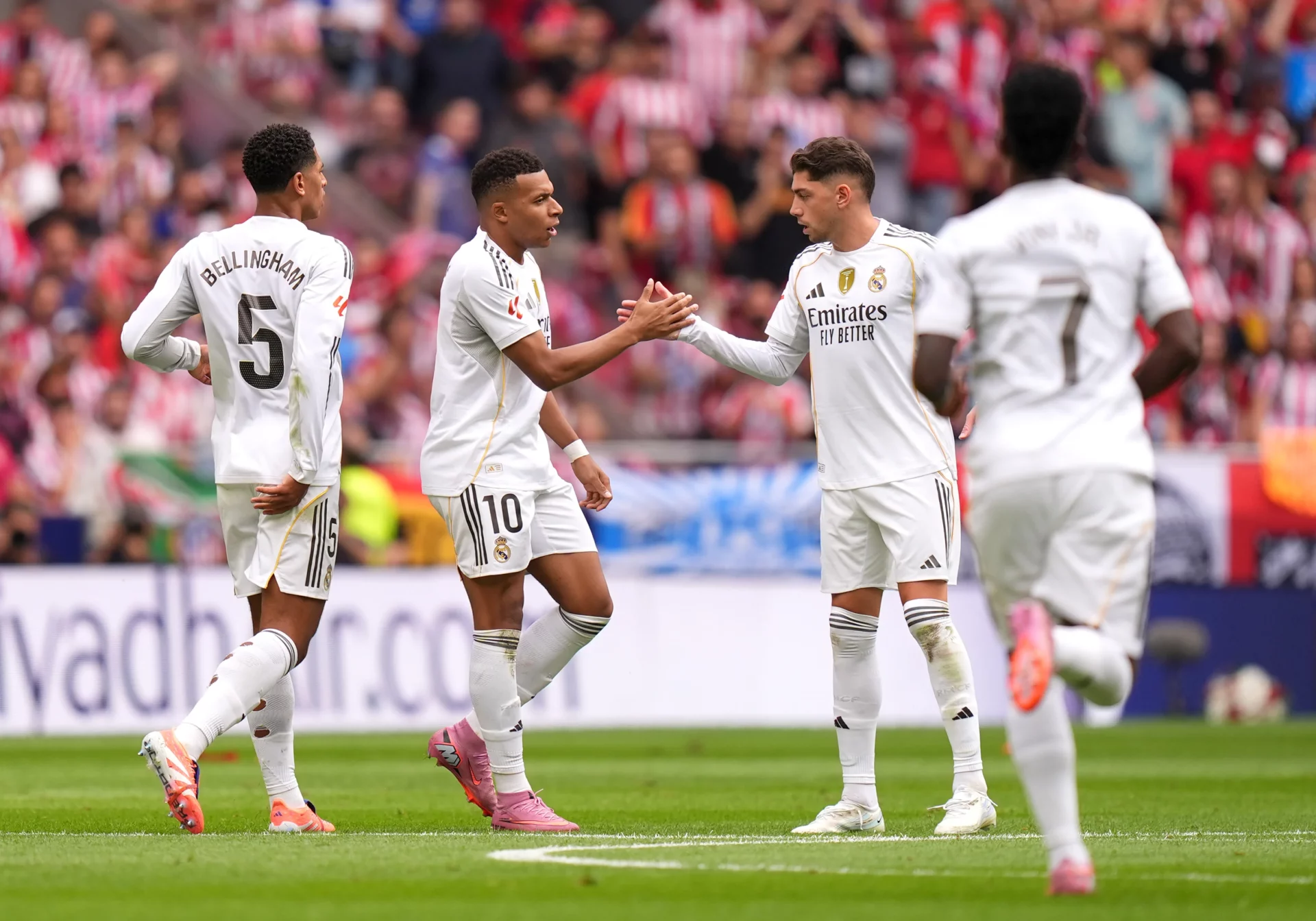El Real Madrid busca líderes entre las bajas contra el Villarreal