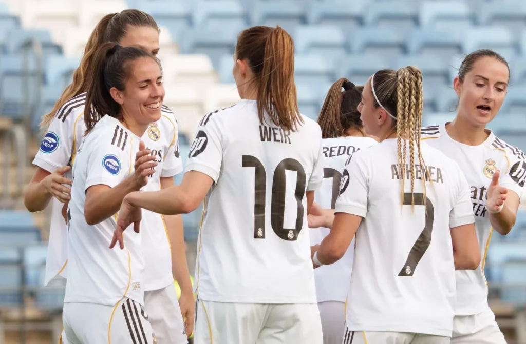 Rocío Gálvez celebra su gol contra el Levante en Liga F