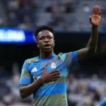 Vinicius se disculpa: «A veces la pasión me gana por querer siempre vencer y ayudar a mi equipo»