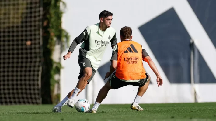 Xabi Alonso y Arbeloa aprovechan el parón para ensayar en Valdebebas