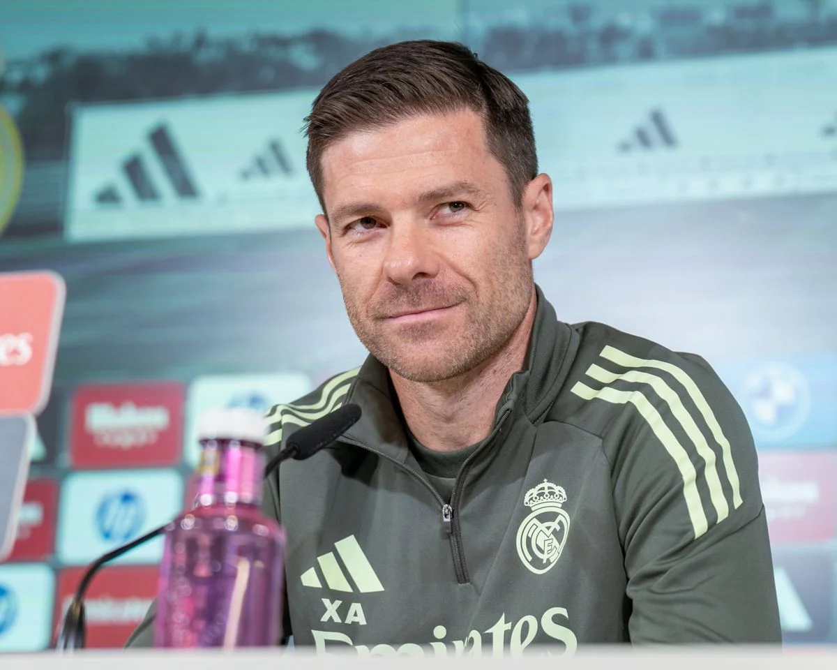 Xabi Alonso: «El asunto de Vinícius está zanjado» Xabi Alonso, durante la rueda de prensa en la que zanjó el asunto Vinicius